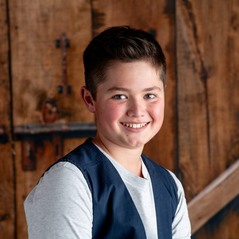 Portrait scolaire enfant souriant