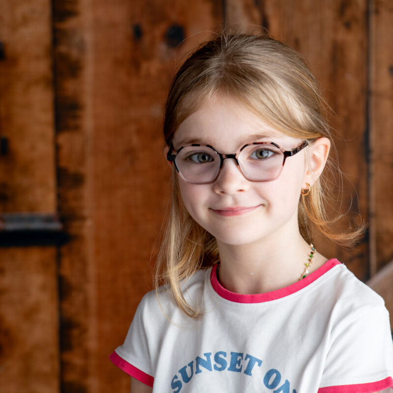 Photo école enfant regard naturel